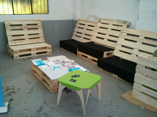 Mobiliario de salón hecho con palets